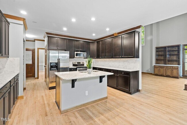 Building Photo - 1008 W Sterlington Pl