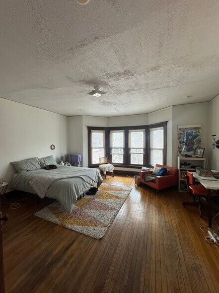 Building Photo - 4431 Commonwealth St