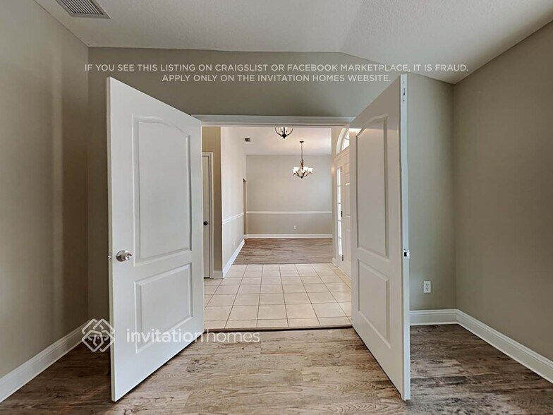 Building Photo - 671 Mandy Oaks Dr