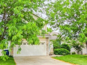 Building Photo - Single Family Home with Fenced Yard and Finished Basement within Waukee School District