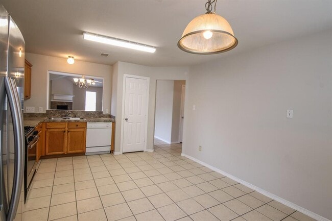 Building Photo - 21903 Silverfield Park Ln