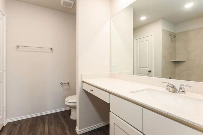 Building Photo - 2105 Crimson Lake Blvd