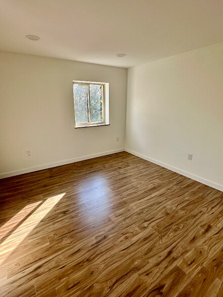 Building Photo - 3636 Taliluna Ave