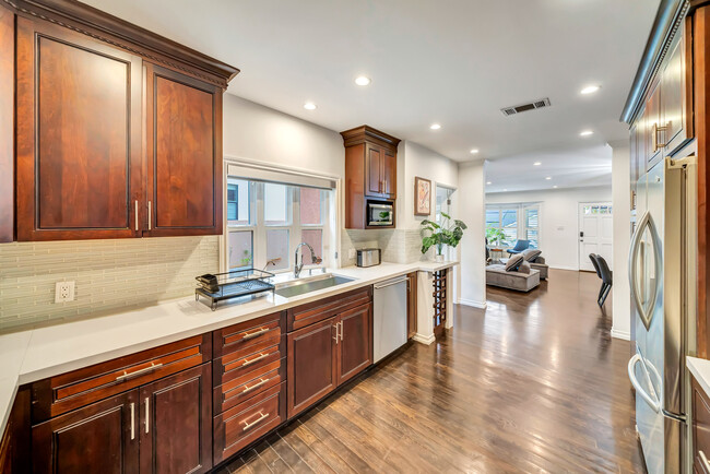 Building Photo - 17946 Valley Vista Blvd
