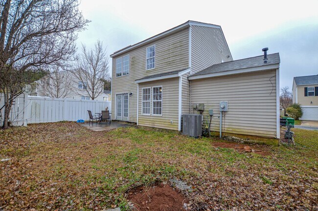 Building Photo - Charming 3 Bed, 2 Bath Home with fenced back yard!-**PRIMARY ON THE MAIN** COMING SOON!!!