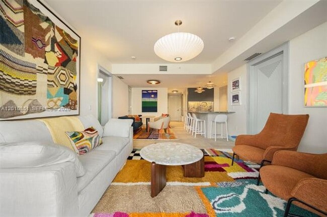 Building Photo - 5875 Collins Ave