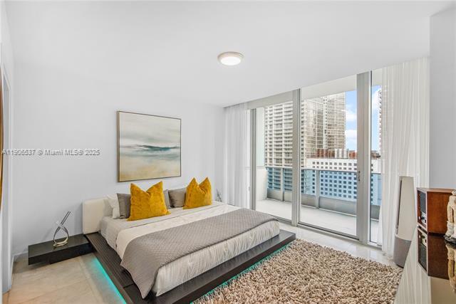 Building Photo - 200 Biscayne Blvd Way