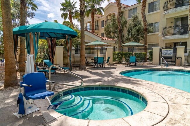 Building Photo - 5625 W Tropicana Ave