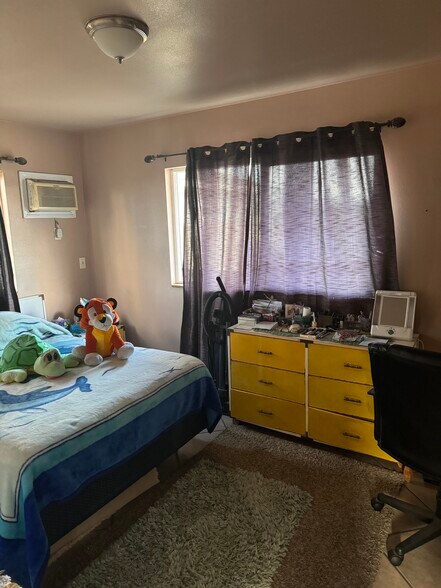 Main bedroom - 486 Kea St