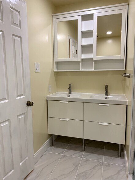 Master Bath - 54 Parchment Dr