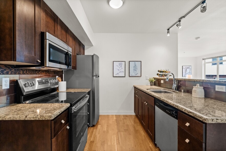 Building Photo - 1620 Belmont Ave