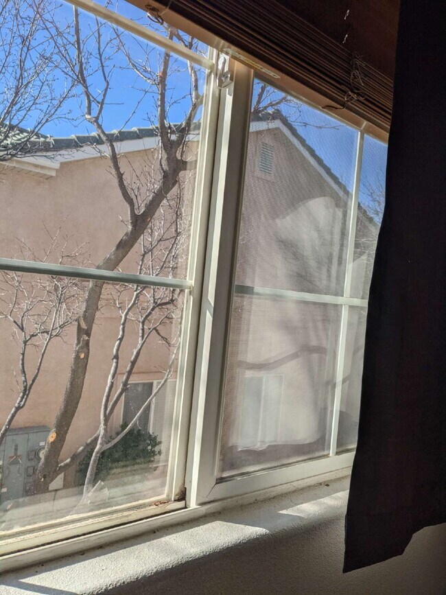 Building Photo - 3-Bed Townhouse in Saint George with Spacious 1400 Sq Ft Layout "