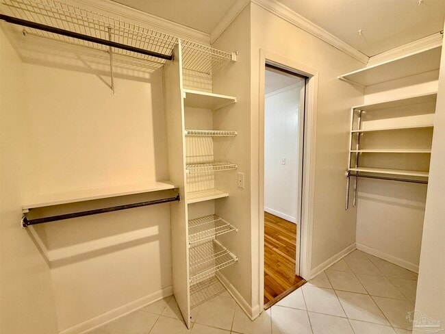 Building Photo - 5071 Springhill Dr