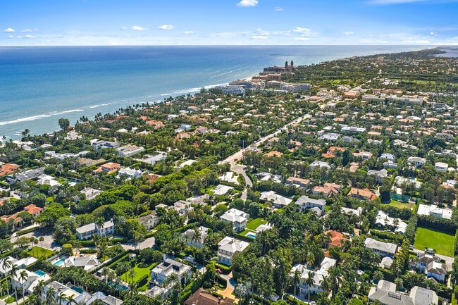 Building Photo - 210 Emerald Ln