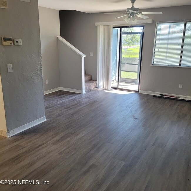 Building Photo - 2967 Bayshore Dr E