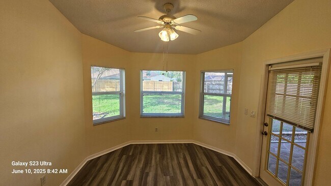 Building Photo - Charming 3 Bedroom, 2 Bath, 2 Car Garage H...