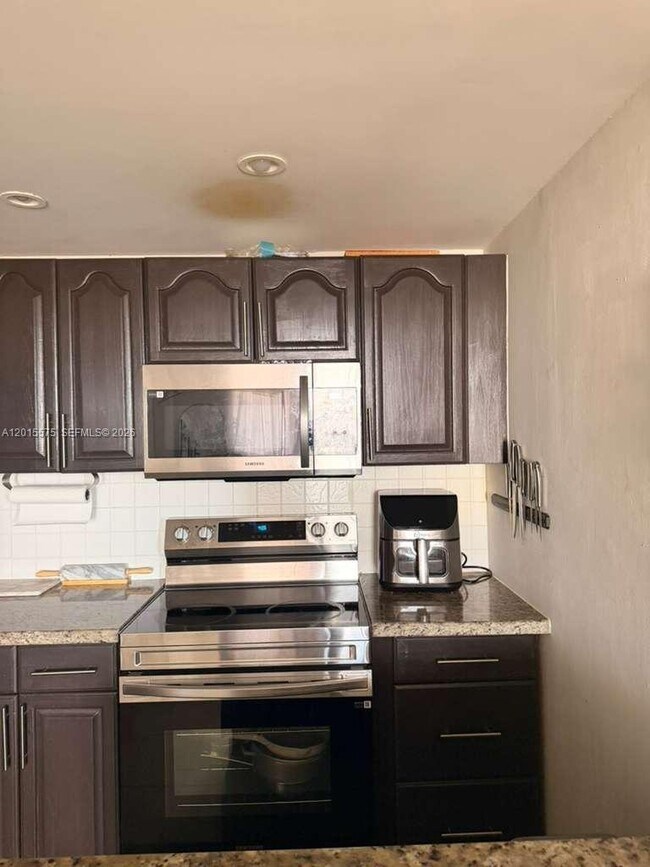 Building Photo - 13499 Biscayne Blvd