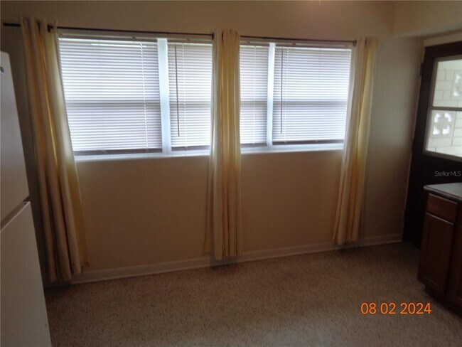 Building Photo - 508 Camelia Ln