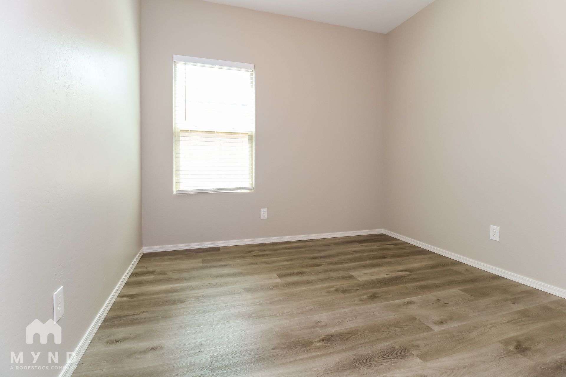 Building Photo - 2745 E Mews Rd