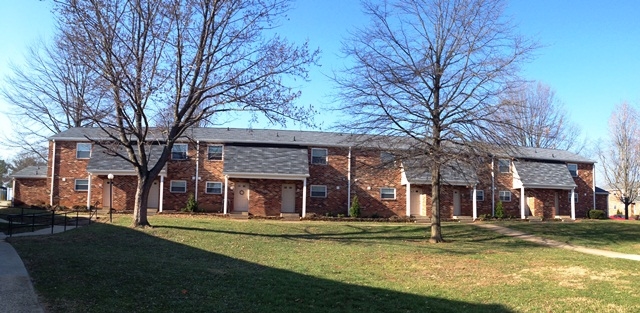 Primary Photo - Parkway Village Apartments