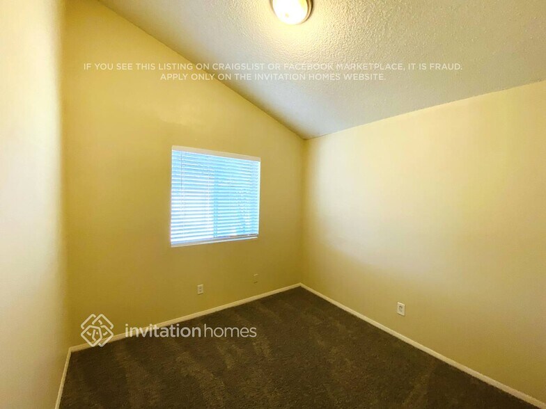 Building Photo - 1311 W Straford Dr