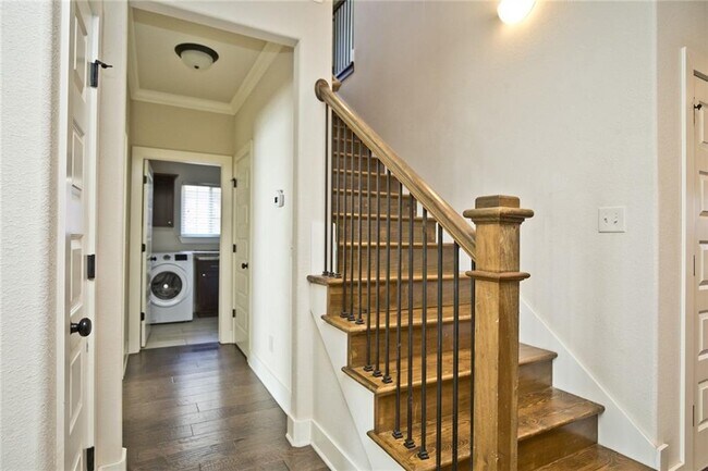 Building Photo - 3115 SW Hillstone Ave