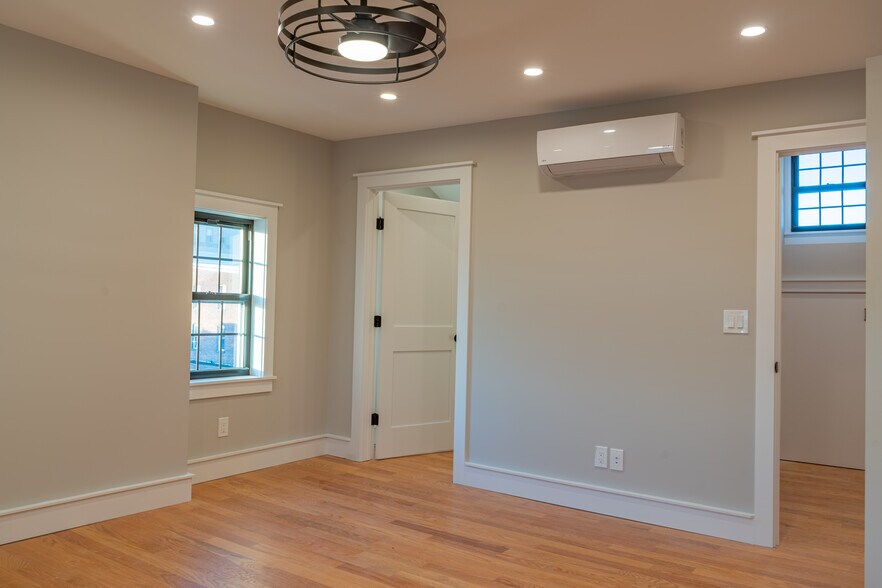 Building Photo - 85 Cannon St