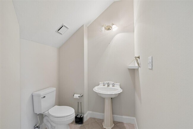 Building Photo - 6414 Pinewood Trace Ln