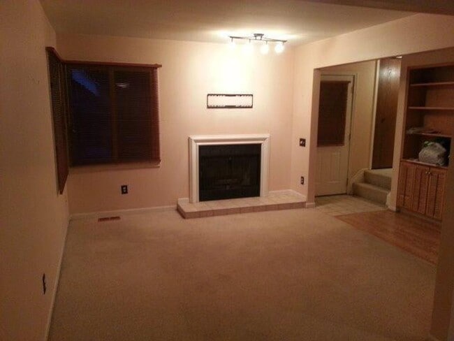 Building Photo - 2 Bedroom 2 Bathroom Condo close to Downto...
