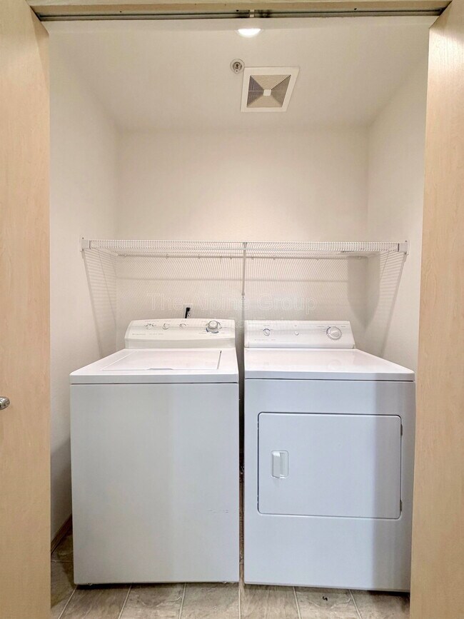 Building Photo - 10020 SW 125th Ave