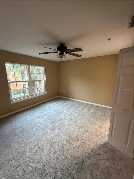 Building Photo - 5475 Vineland Rd