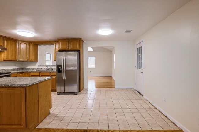 Building Photo - 8 Leonard Dr