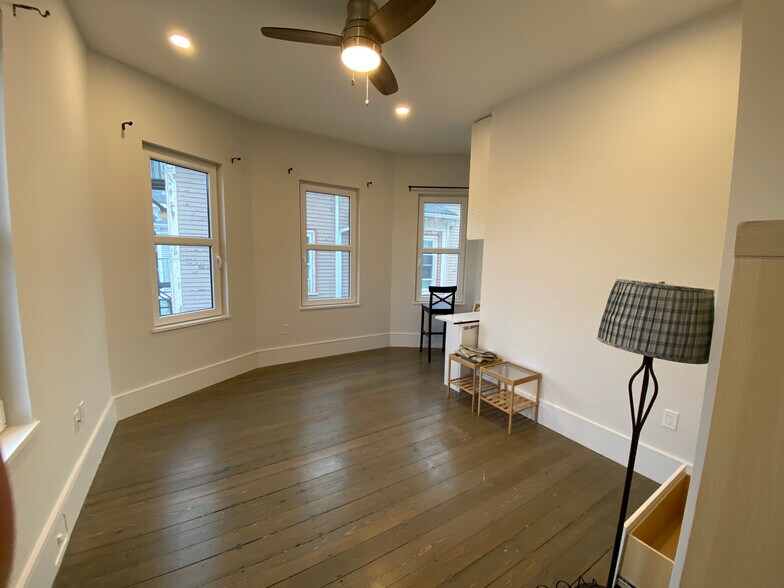 Building Photo - 2 Buckley Ave