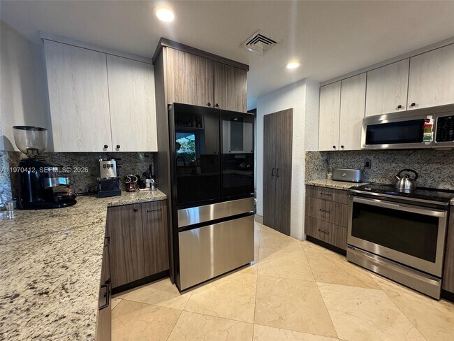 Building Photo - 10973 NW 53rd Ln