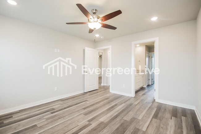 Building Photo - 341 N Mojave St