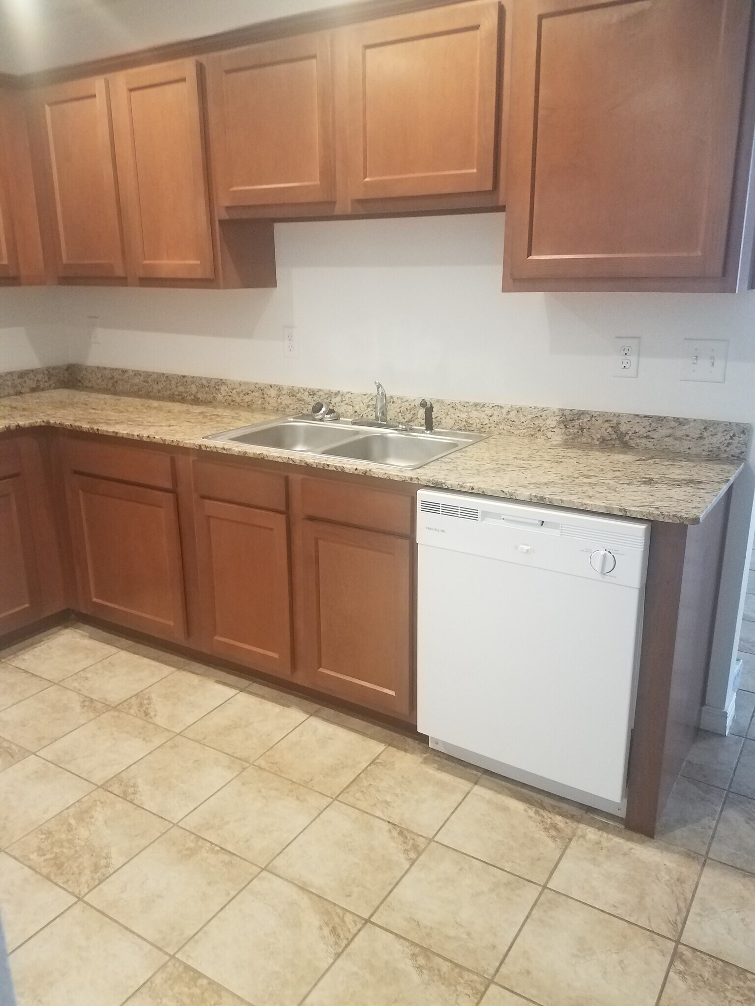 Building Photo - 1618 S Ave G Ave