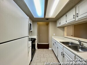 Building Photo - 4839 Brandeis St