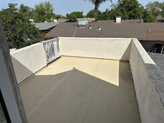 Building Photo - Ceres 3 bed 2 bath 2 story home