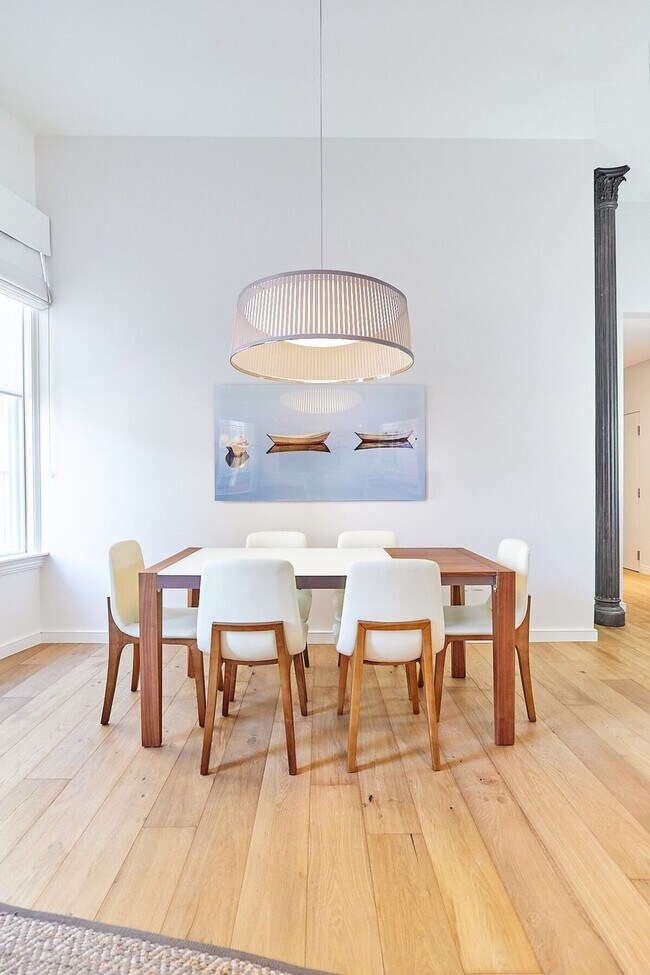 Building Photo - 121 Middle St