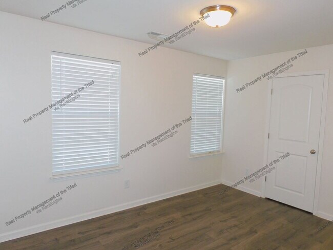 Building Photo - 2627 Leighswood Dr