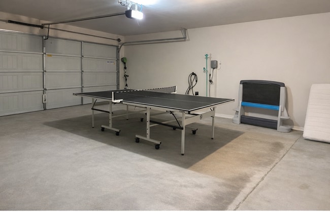 Building Photo - 6208 Rockford Dr