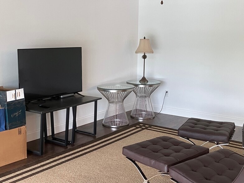 Building Photo - 5428 Swift Rd