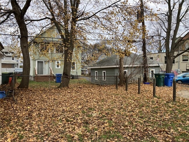 Building Photo - 104 Knickerbocker Ave