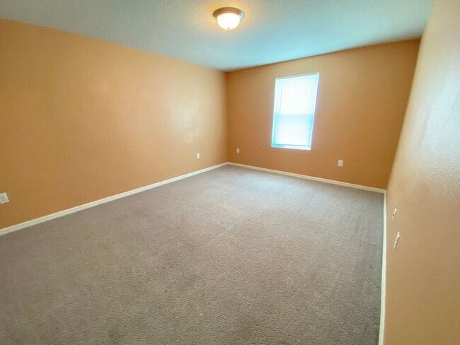 Building Photo - Four Bedroom / Three Bath Home