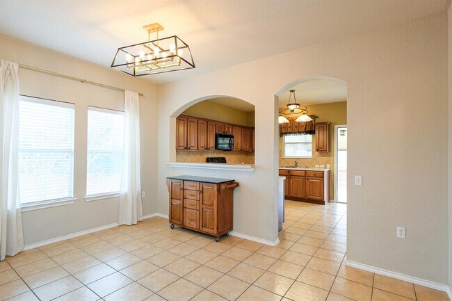 Building Photo - 10312 Lone Pine Ln