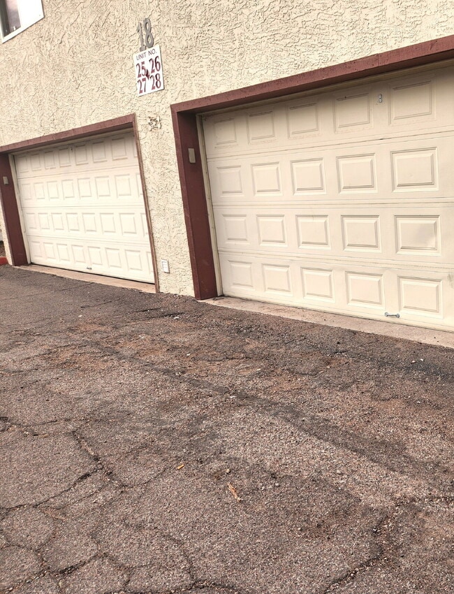 Building Photo - Prime Mesa Location with Community Pool & Strong Rental Appeal