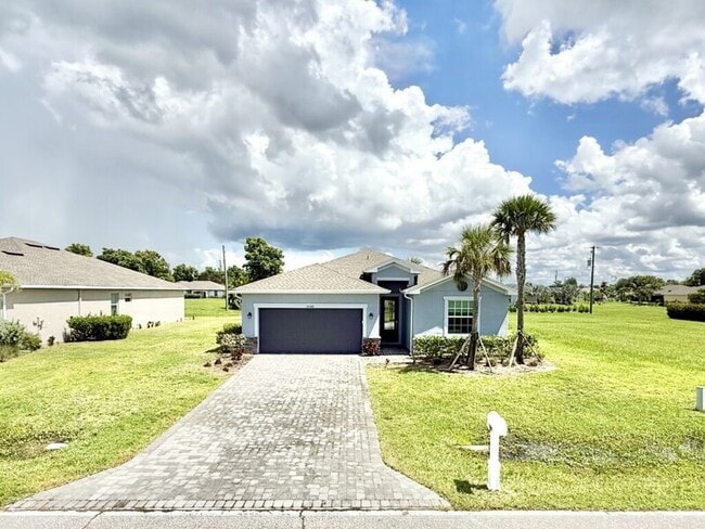 Building Photo - 16304 Quesa Dr