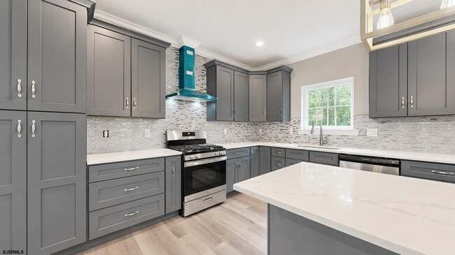 Building Photo - 456 S Nectar Ave
