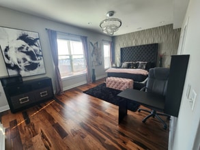 Building Photo - 1600 Trinidad Ave NE