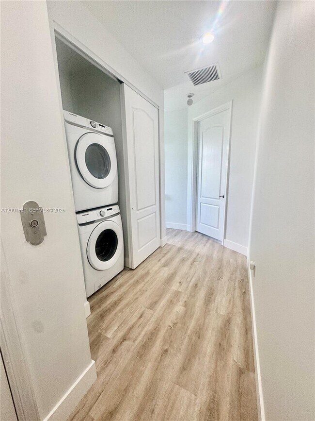 Building Photo - 3836 NW 5th Terrace